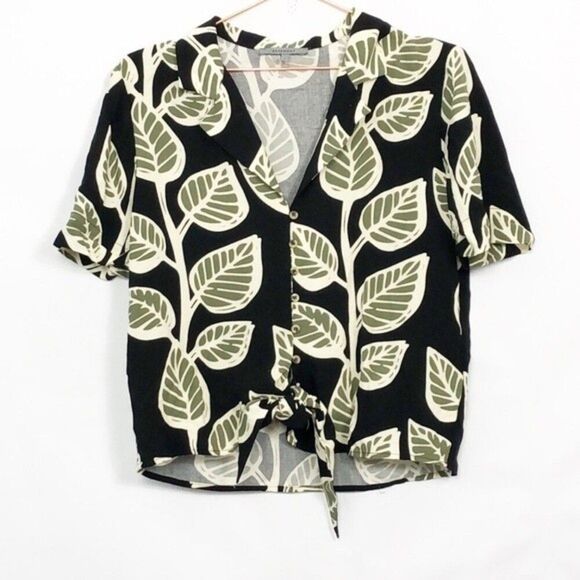 Tops - Basement Tie Hem Leaf Button Down Top New Condition Large Black Green White